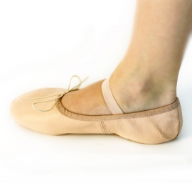 Ballet shoes with a split sole
